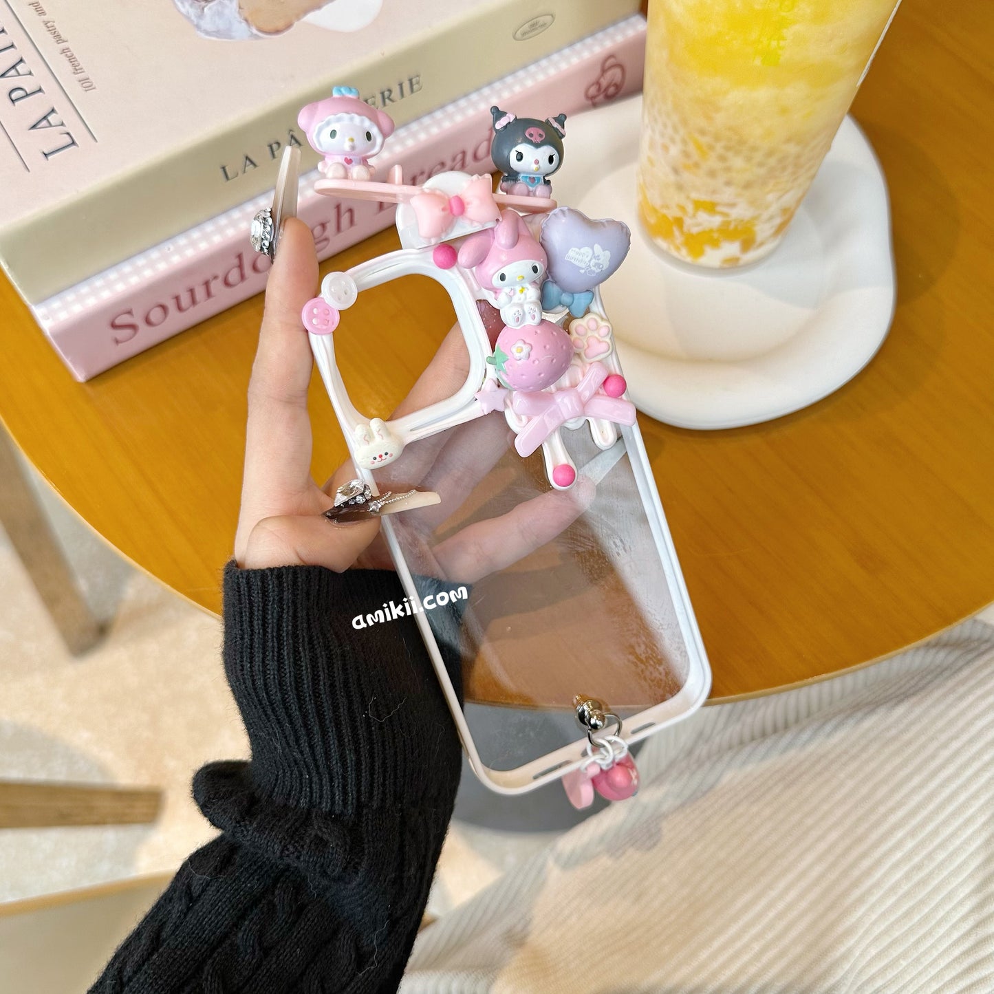 クロミとメロディの携帯ケース