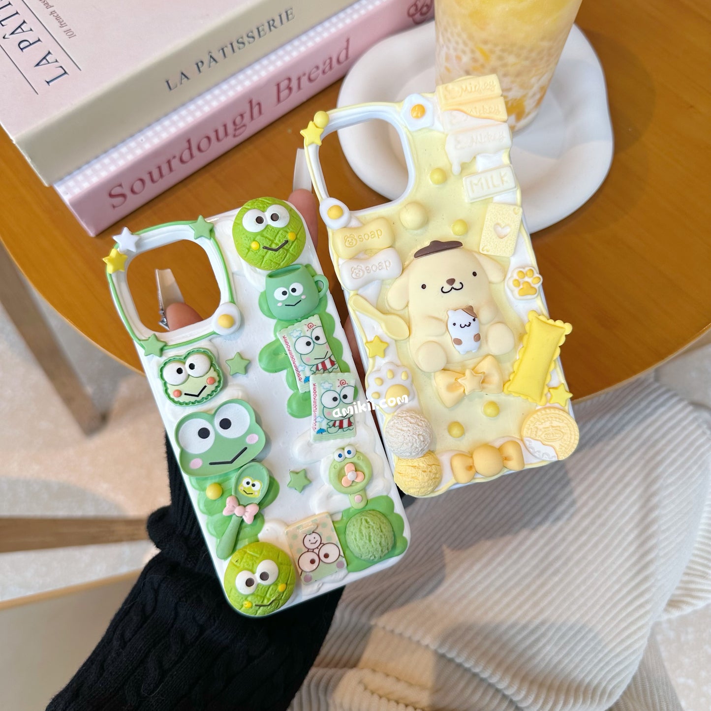 けろっぴとポムポムプリンのスマホケース