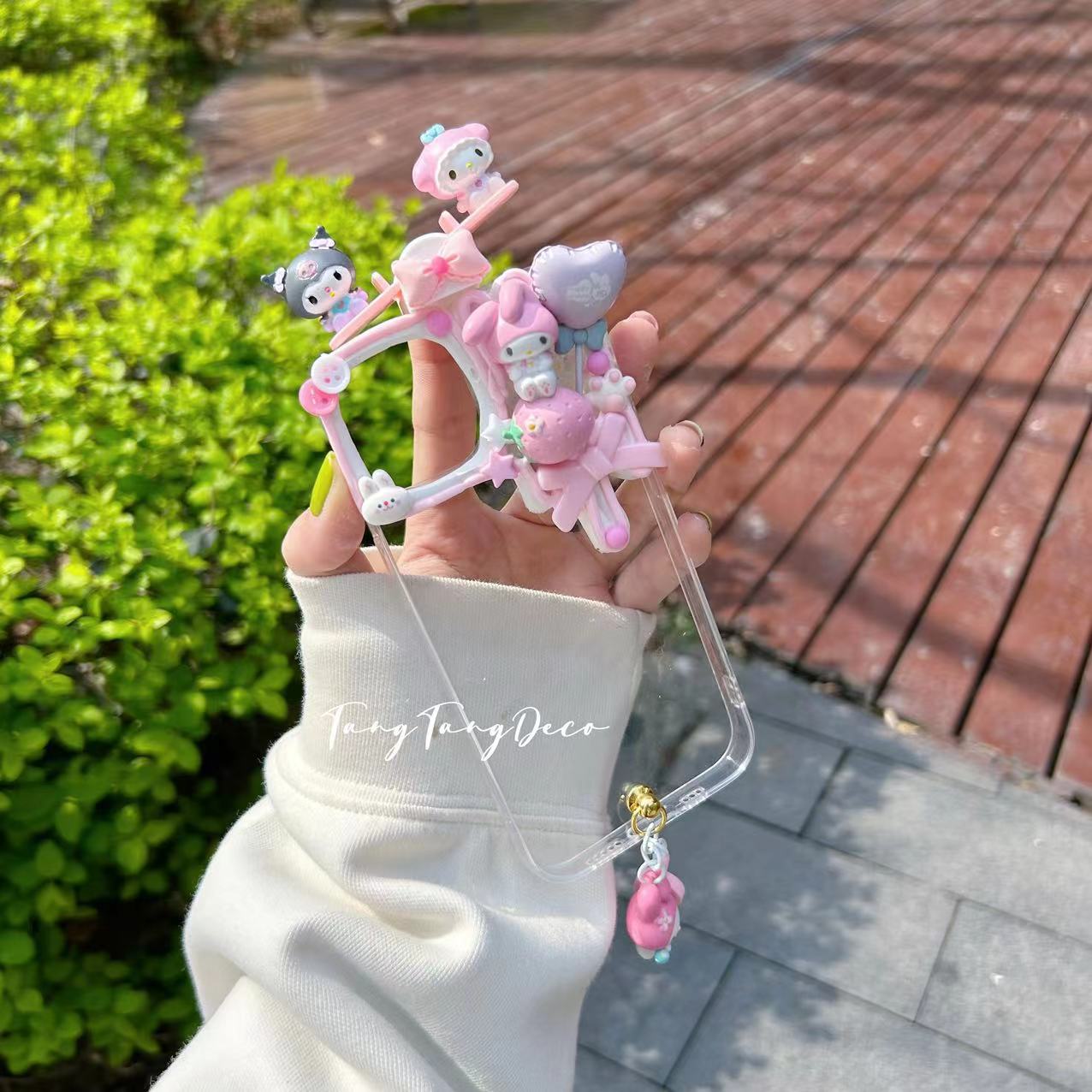 クロミとメロディの携帯ケース