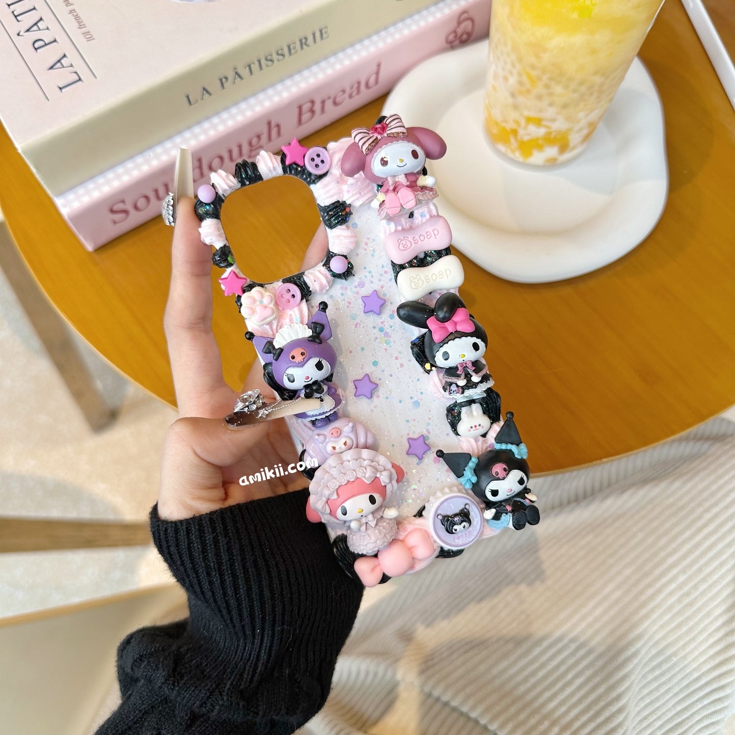 クロミとメロディの携帯ケース