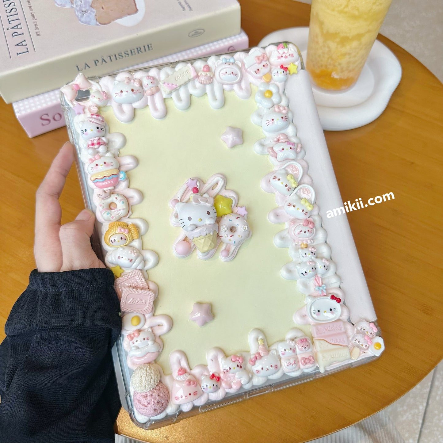 ピンクのiPadケース