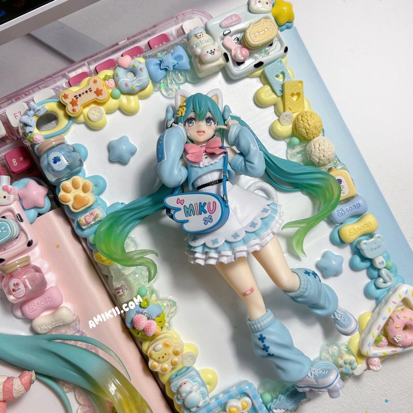 Miku Decoden Table Case iPad Samsung